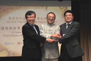 A commemorative photo of the change of president on May 10, 2013  From left: Ex-President Choi Gwan, President Cheng Pei-kai, Vice President Zhang Qing